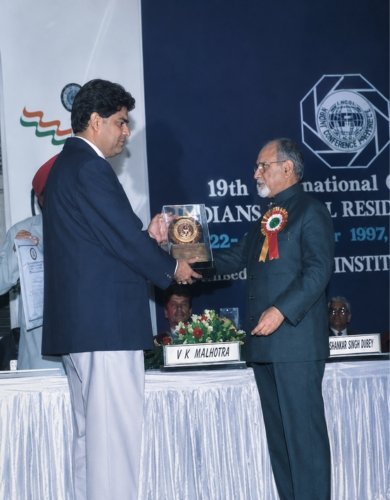 Owner Award 04